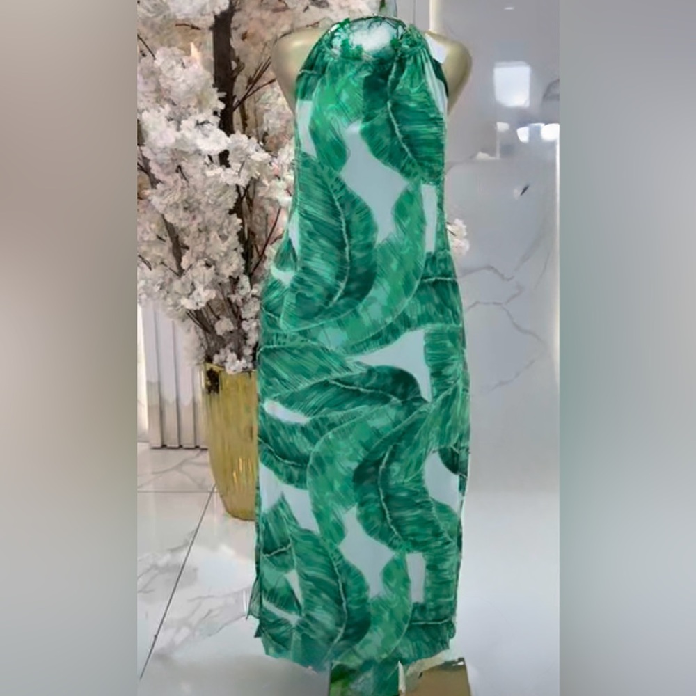 Karlie Leaf Print Maxi Dress – Tropical Green – Size S (Fits 10–14)